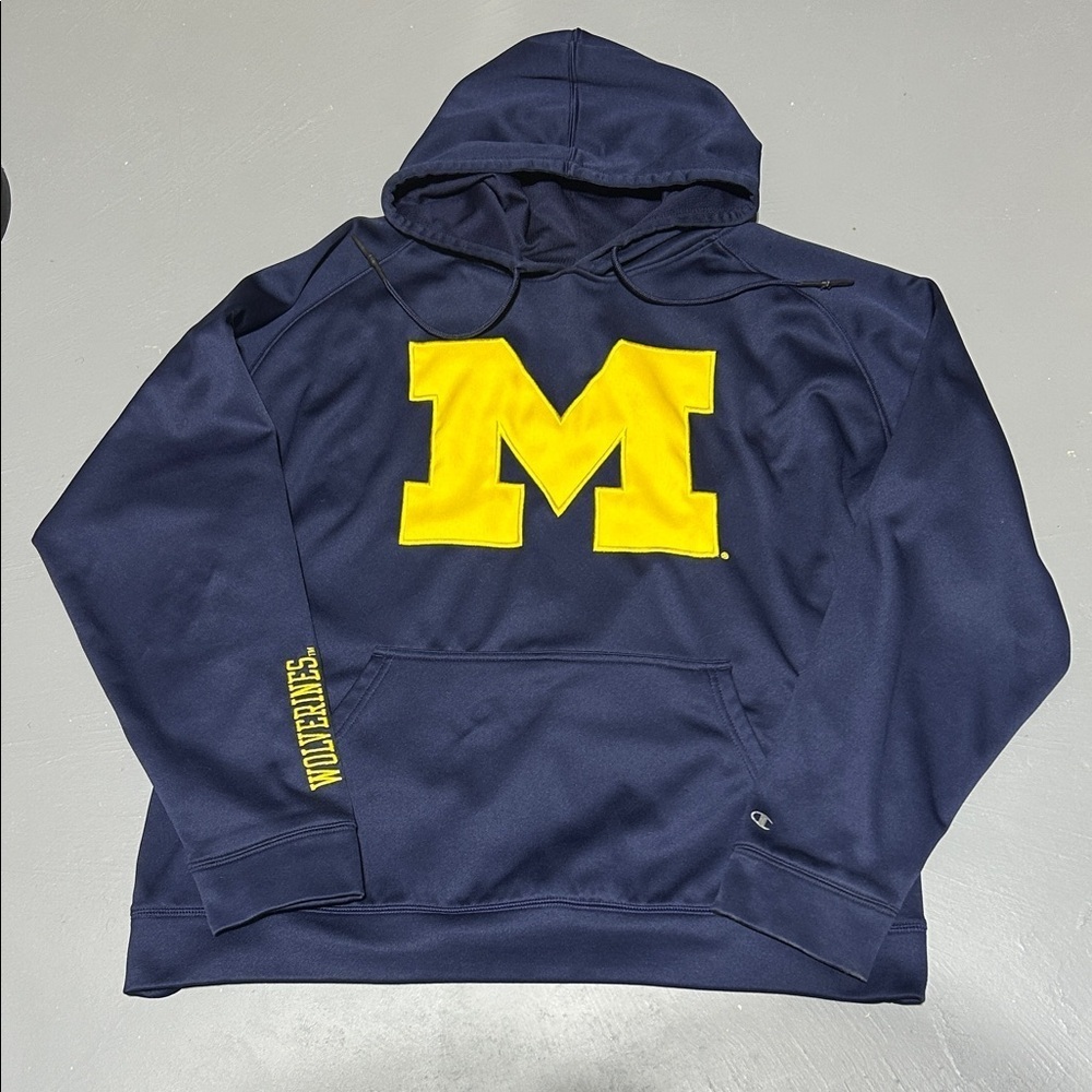 Champion University of Michigan Navy and Maize Embroidered Hoodie (Men XL)